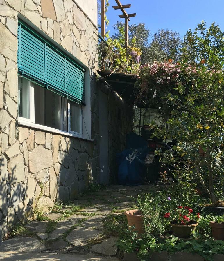 Bed and Breakfast Il Nido Della Rondine Leivi Екстер'єр фото
