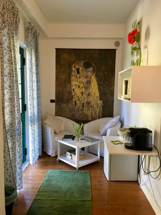 Bed and Breakfast Il Nido Della Rondine Leivi Екстер'єр фото